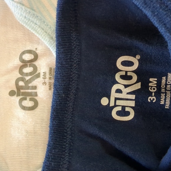 🍁2/$7🍁CIRCO 2 Blue Onesie Bundle - Picture 4 of 4